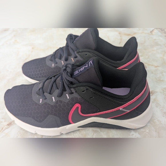 Nike Women's Legend Essential 2 Trainers Shoes Size 8 - Picture 13 of 16